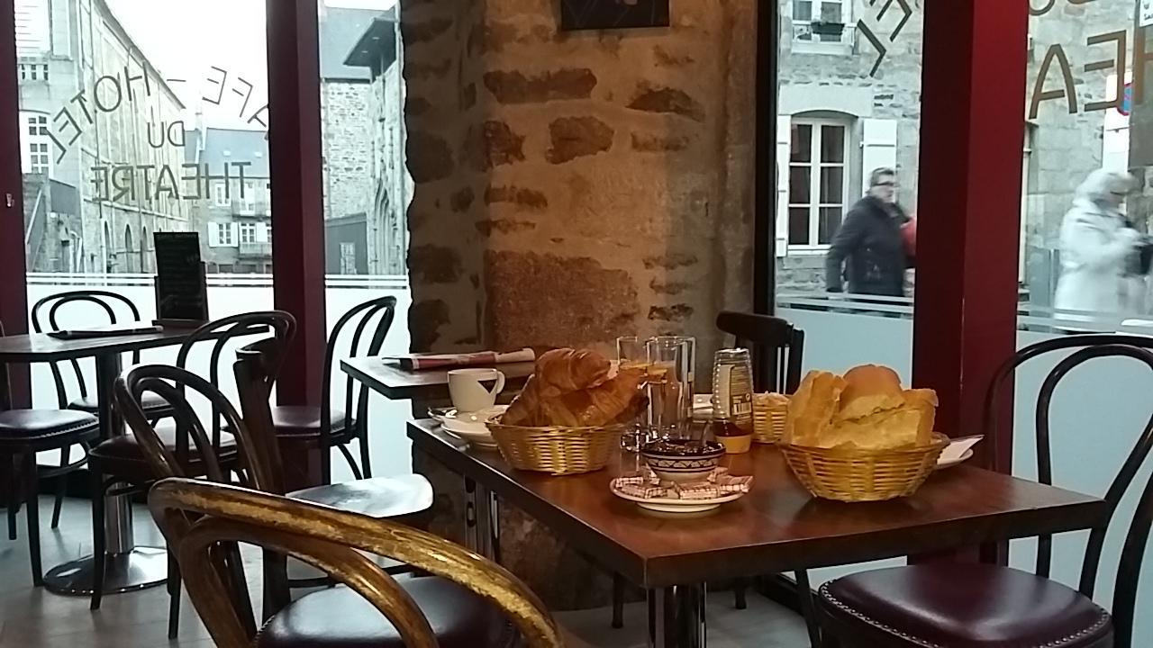 Cafe Hotel Du Theatre Dinan Exterior photo