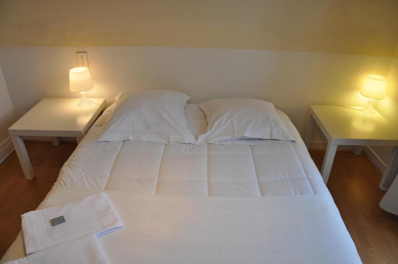Cafe Hotel Du Theatre Dinan Room photo